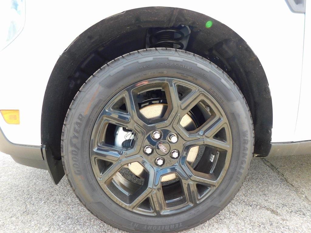 new 2025 Ford Maverick car, priced at $35,699