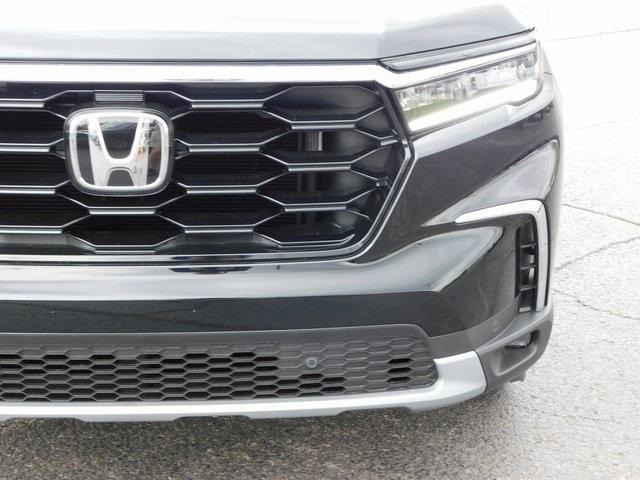 new 2025 Honda Pilot car, priced at $49,650