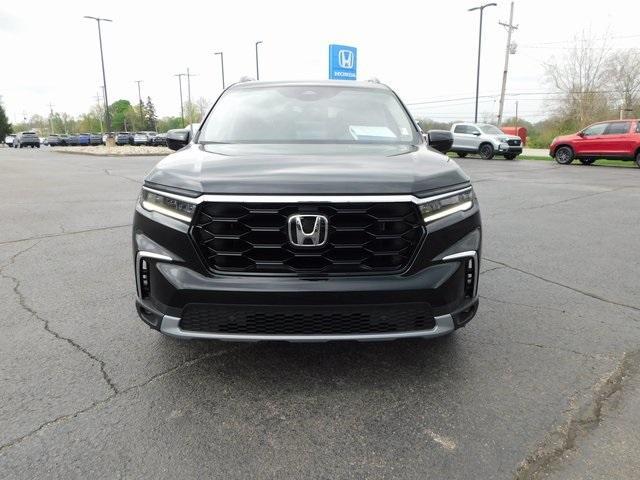 new 2025 Honda Pilot car, priced at $49,650