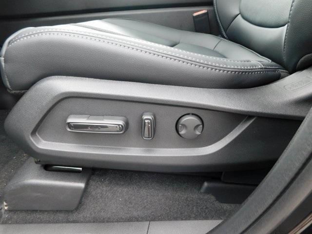 new 2025 Honda Pilot car, priced at $49,650