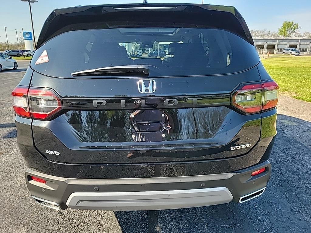 new 2025 Honda Pilot car, priced at $51,050