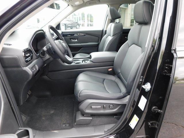 new 2025 Honda Pilot car, priced at $49,650