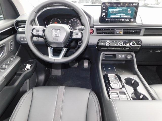 new 2025 Honda Pilot car, priced at $49,650