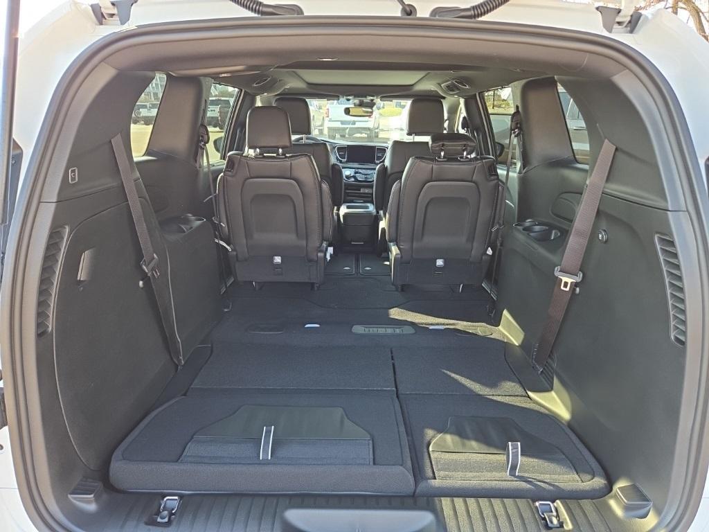 new 2026 Chrysler Pacifica car, priced at $44,995