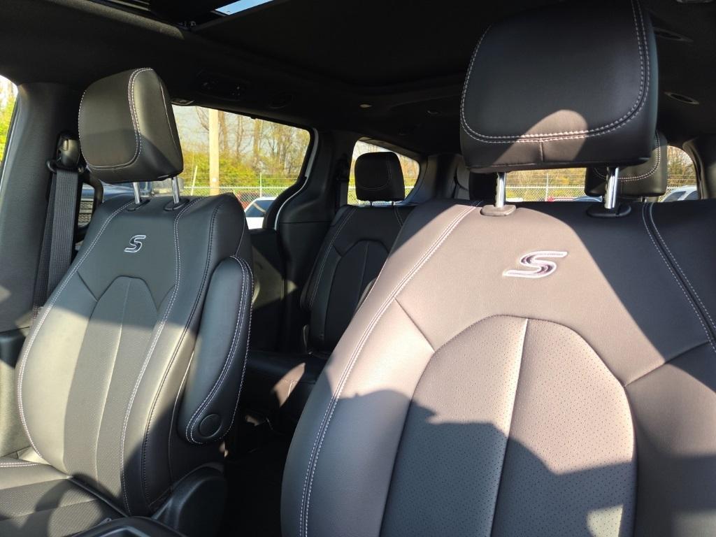 new 2026 Chrysler Pacifica car, priced at $44,995