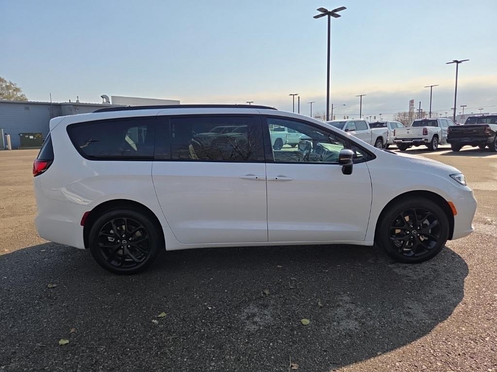 new 2026 Chrysler Pacifica car, priced at $44,995