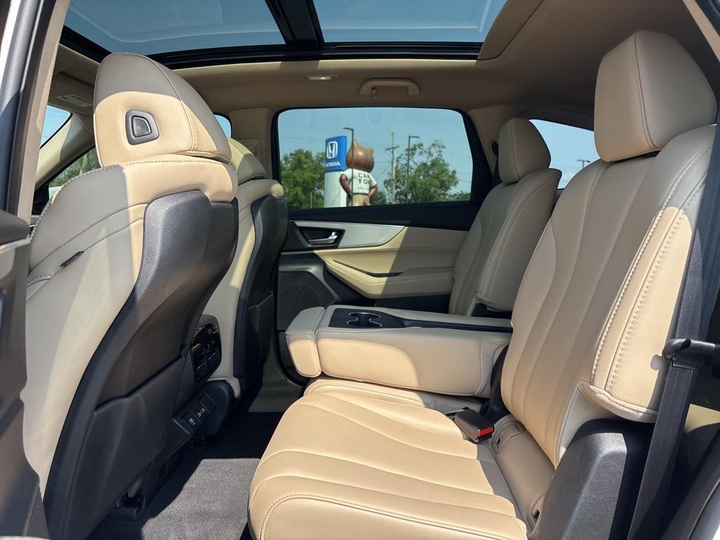used 2024 Acura MDX car, priced at $40,999