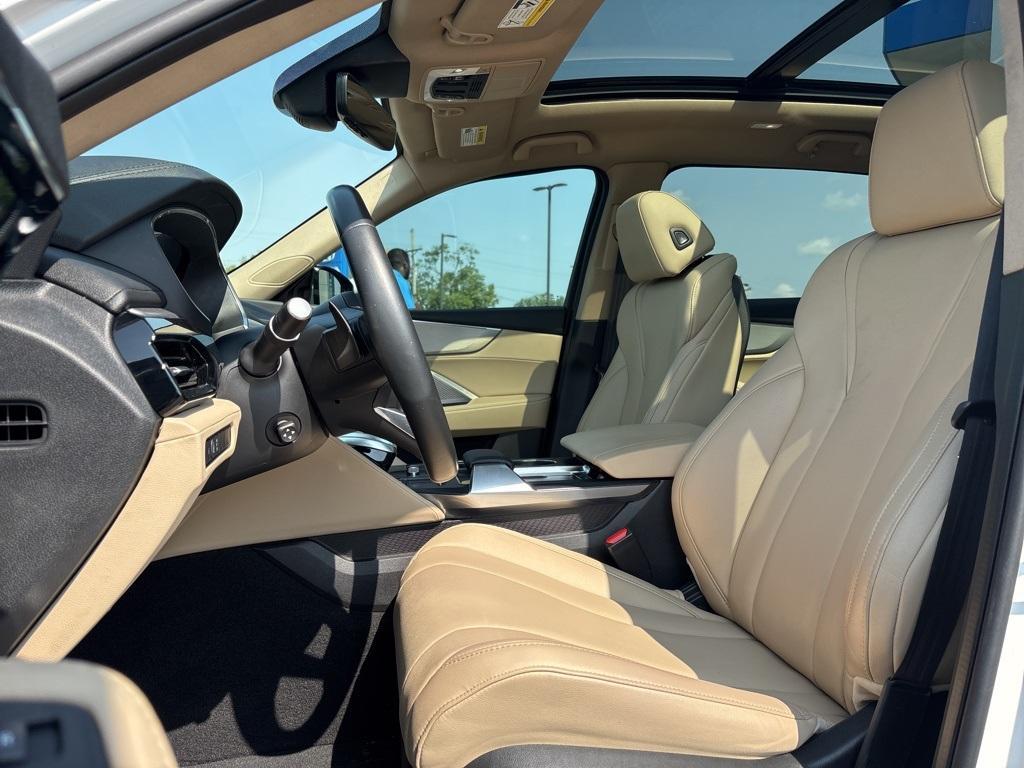 used 2024 Acura MDX car, priced at $40,999