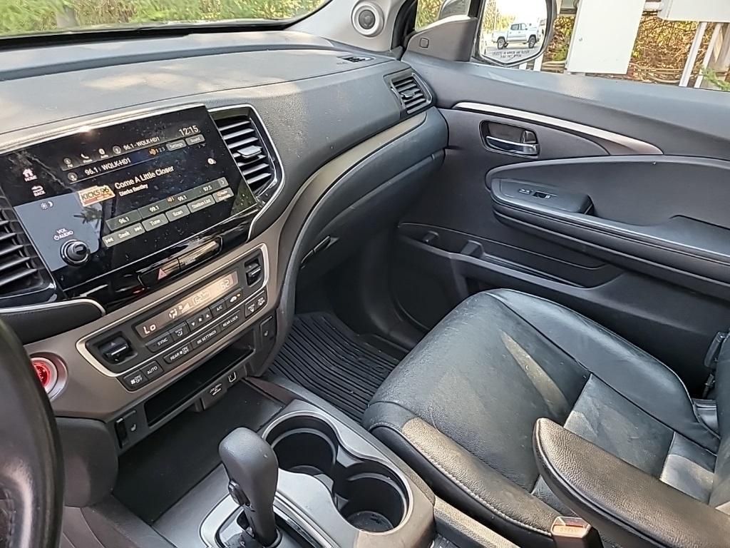 used 2020 Honda Pilot car, priced at $24,999