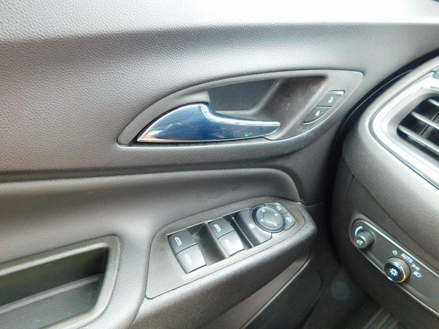 used 2023 Chevrolet Equinox car, priced at $22,650