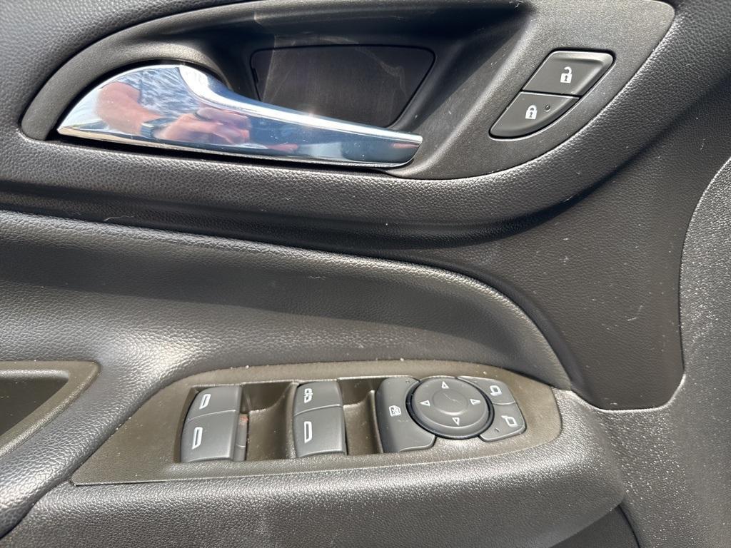 used 2023 Chevrolet Equinox car, priced at $23,699