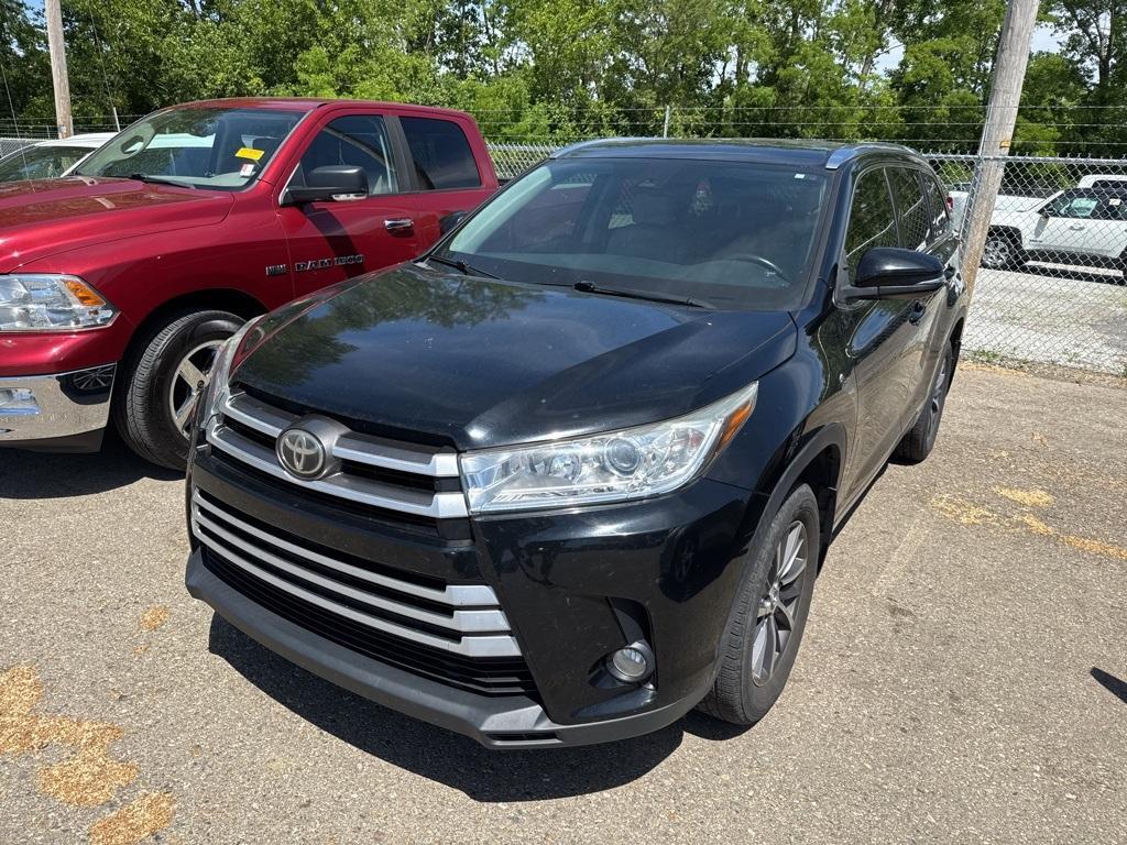 used 2017 Toyota Highlander car