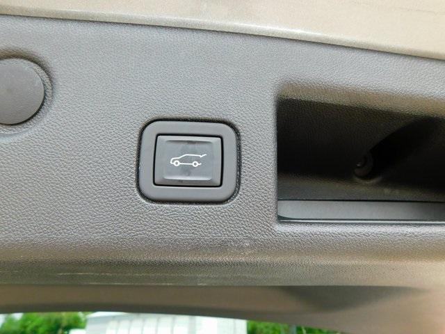 used 2023 Chevrolet Equinox car, priced at $22,999