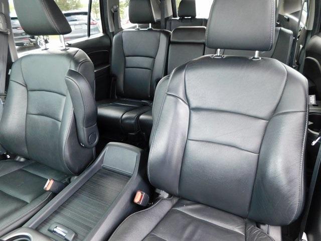 used 2022 Honda Pilot car, priced at $28,999