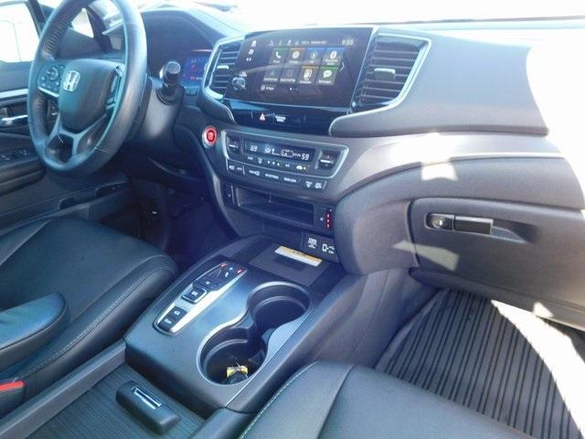used 2022 Honda Pilot car, priced at $32,000
