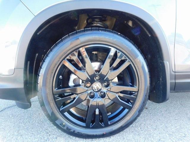 used 2022 Honda Pilot car, priced at $32,000
