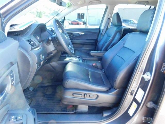 used 2022 Honda Pilot car, priced at $32,000