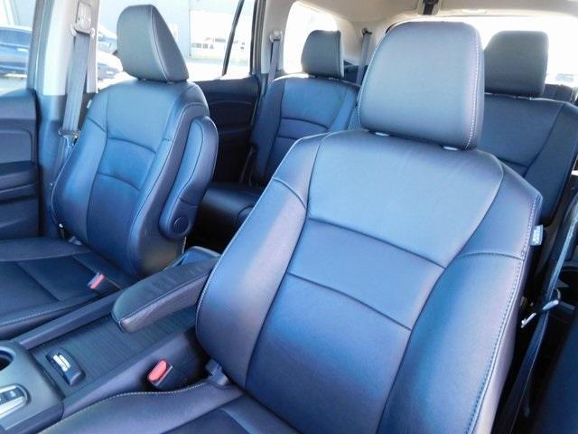 used 2022 Honda Pilot car, priced at $32,000