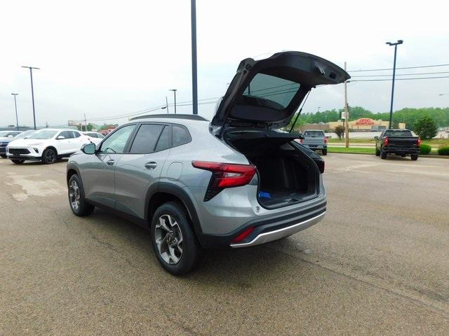 new 2025 Chevrolet Trax car, priced at $26,010