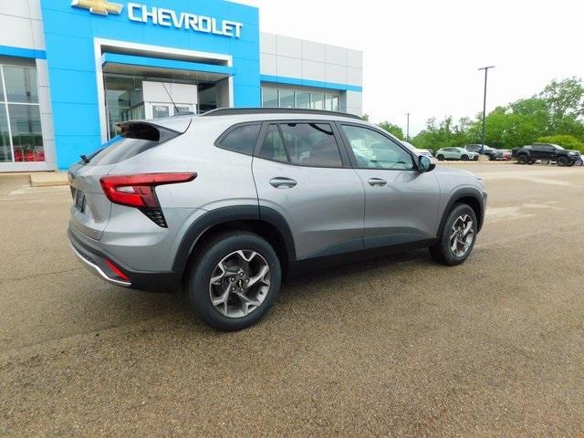 new 2025 Chevrolet Trax car, priced at $26,010