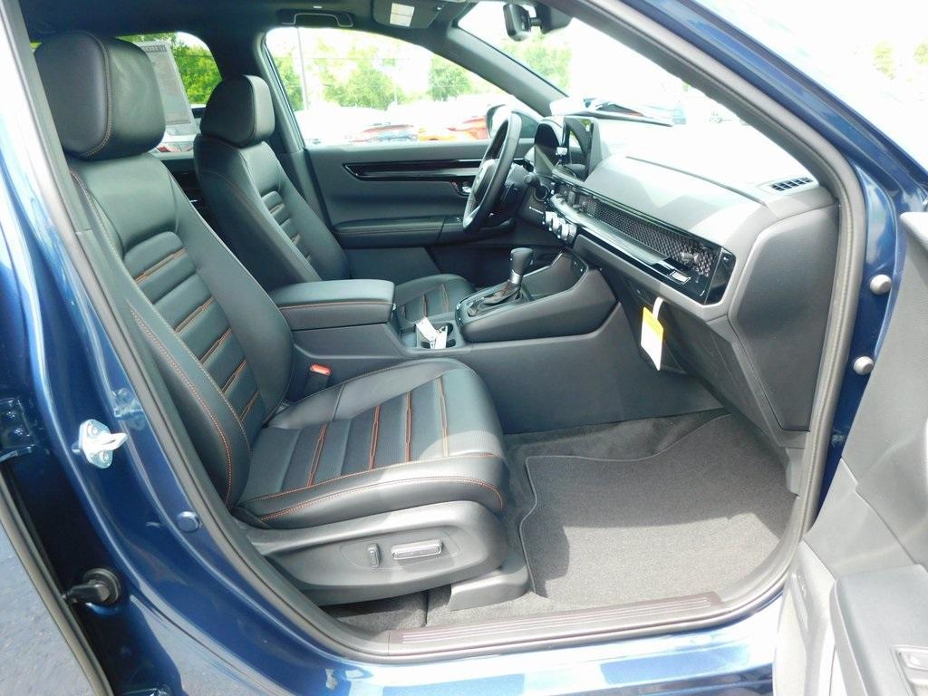 new 2026 Honda CR-V Hybrid car, priced at $43,200