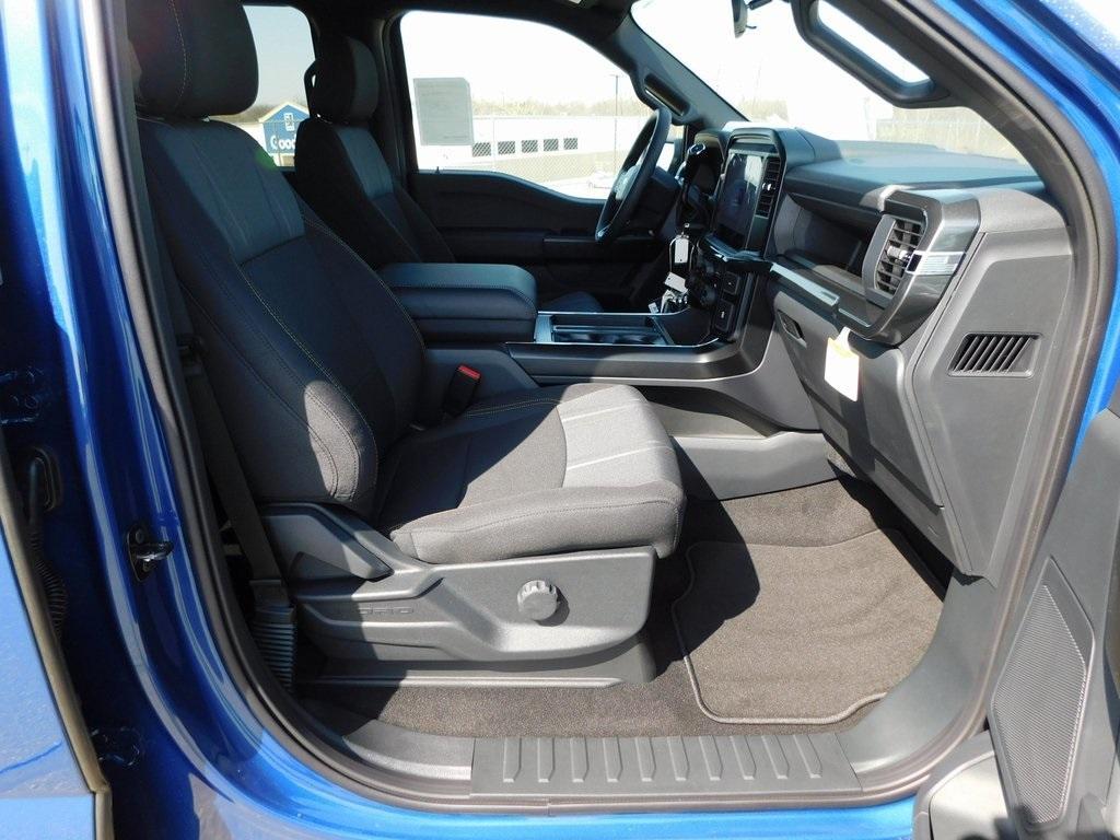 new 2025 Ford F-150 car, priced at $47,322
