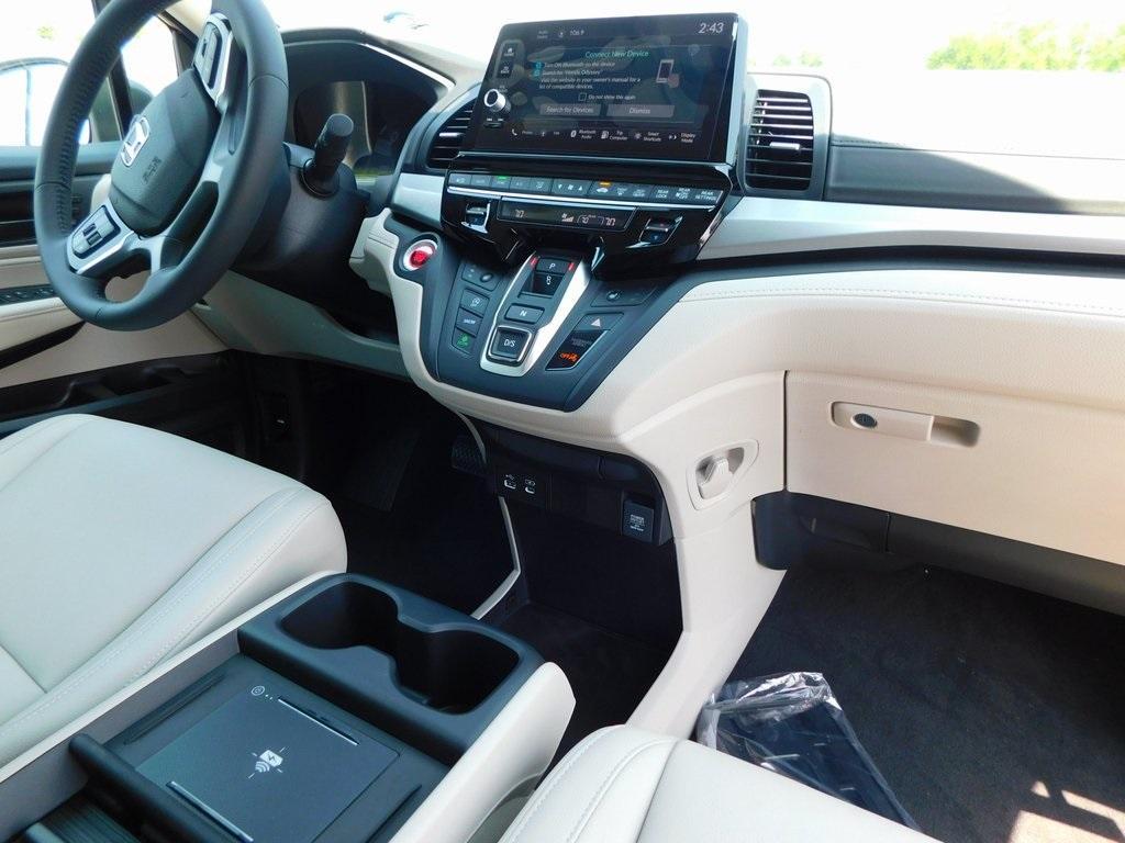 new 2025 Honda Odyssey car, priced at $41,979