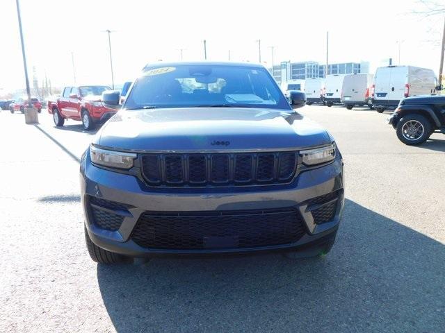 used 2024 Jeep Grand Cherokee car, priced at $39,895