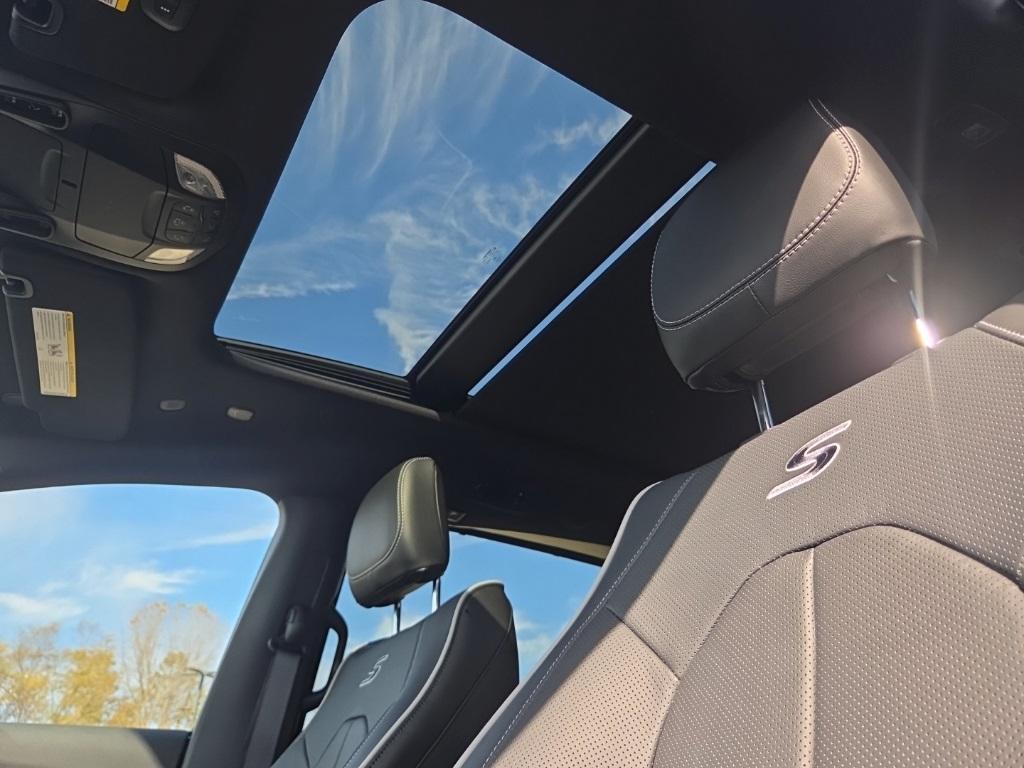 new 2026 Chrysler Pacifica car, priced at $45,254