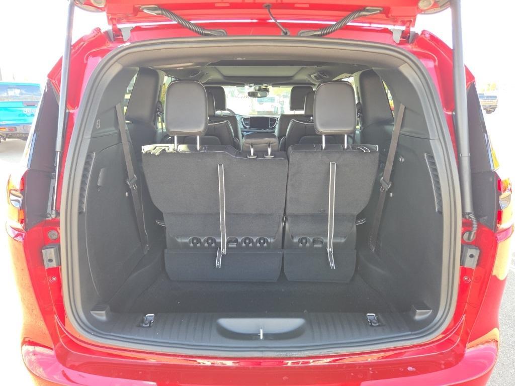 new 2026 Chrysler Pacifica car, priced at $45,254