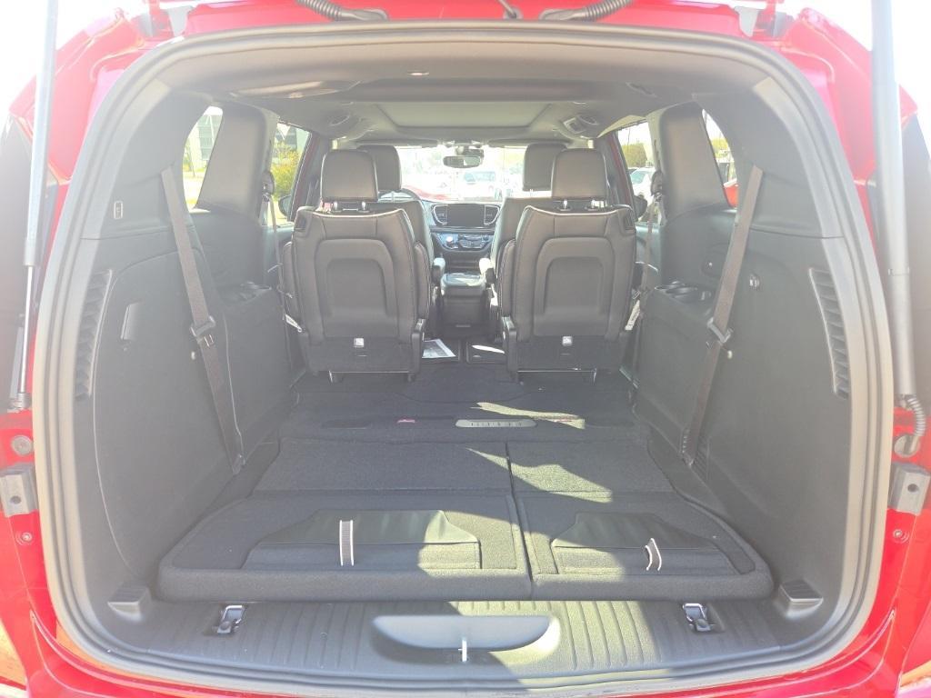 new 2026 Chrysler Pacifica car, priced at $45,254