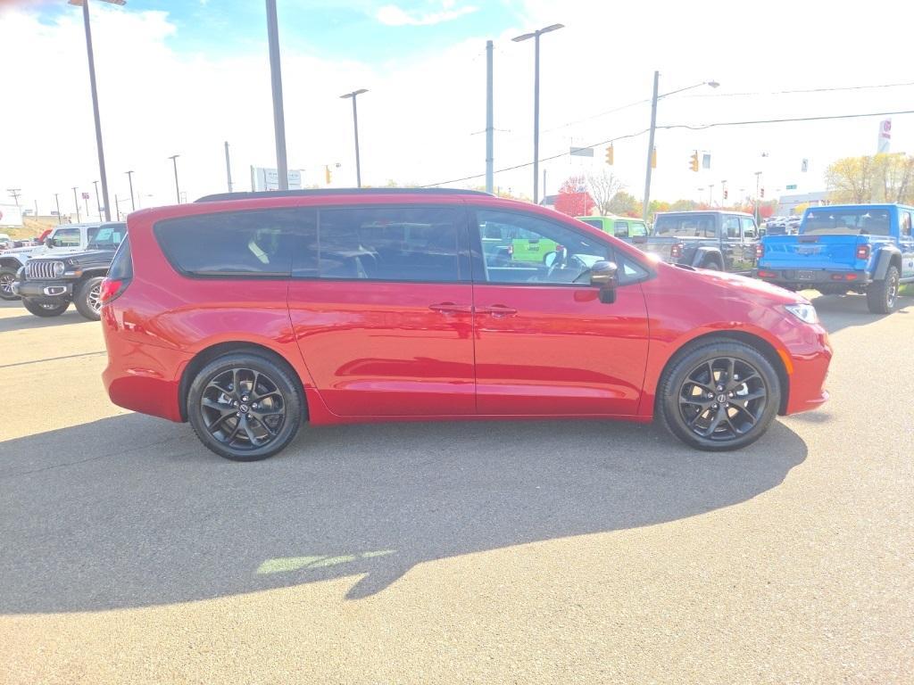 new 2026 Chrysler Pacifica car, priced at $45,254