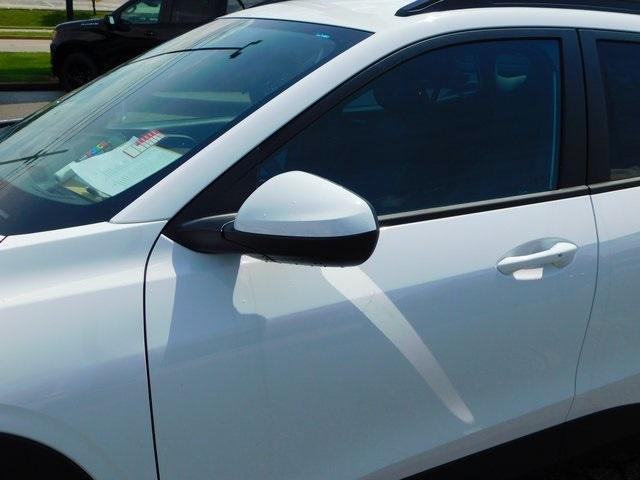 new 2025 Chevrolet Trax car, priced at $25,425