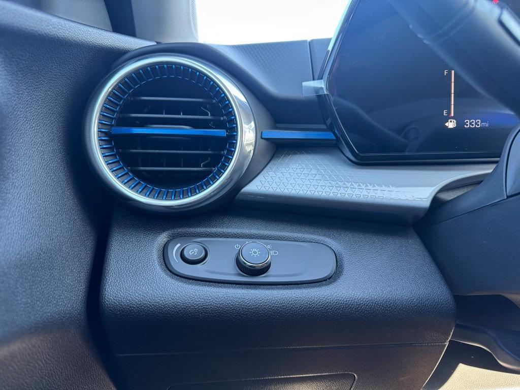 new 2025 Chevrolet Trax car, priced at $25,425