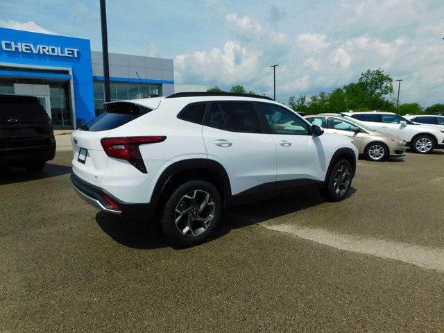 new 2025 Chevrolet Trax car, priced at $25,425