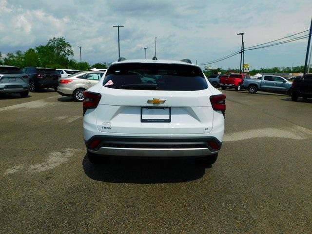 new 2025 Chevrolet Trax car, priced at $25,425