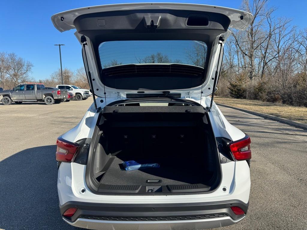 new 2025 Chevrolet Trax car, priced at $25,425
