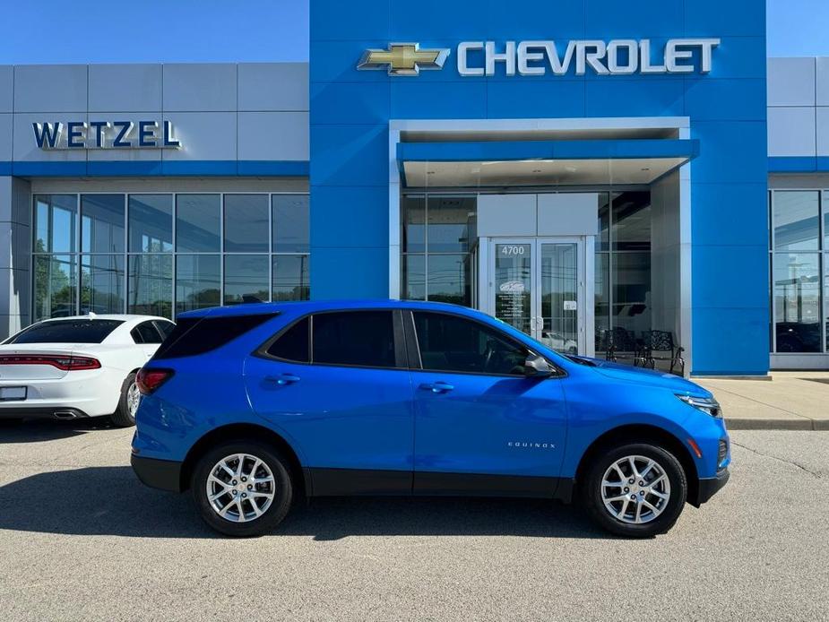 new 2024 Chevrolet Equinox car, priced at $30,075