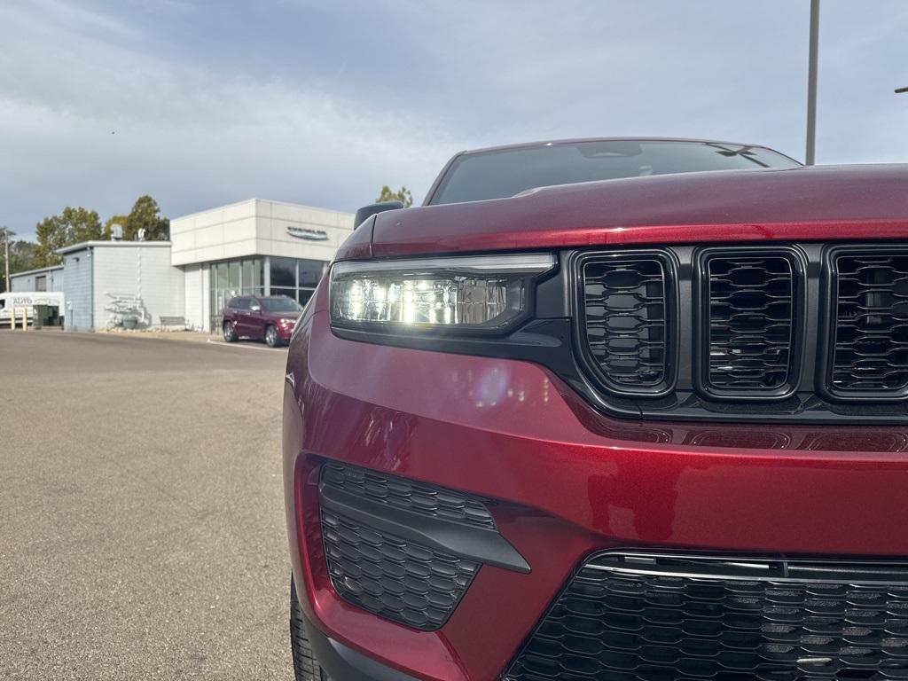 new 2025 Jeep Grand Cherokee car, priced at $46,125