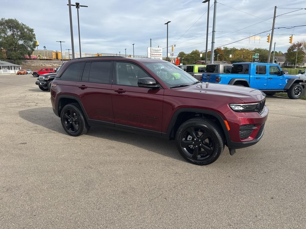 new 2025 Jeep Grand Cherokee car, priced at $48,375