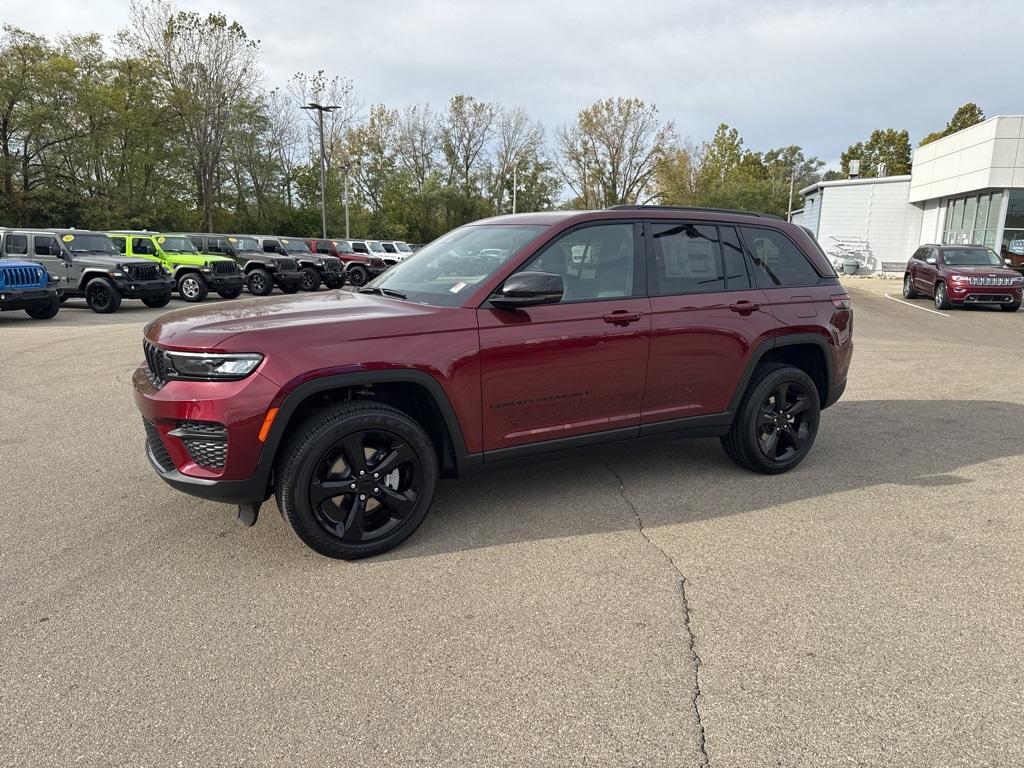 new 2025 Jeep Grand Cherokee car, priced at $46,125