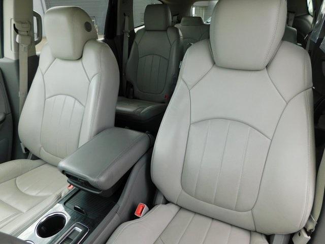 used 2015 Chevrolet Traverse car, priced at $15,995