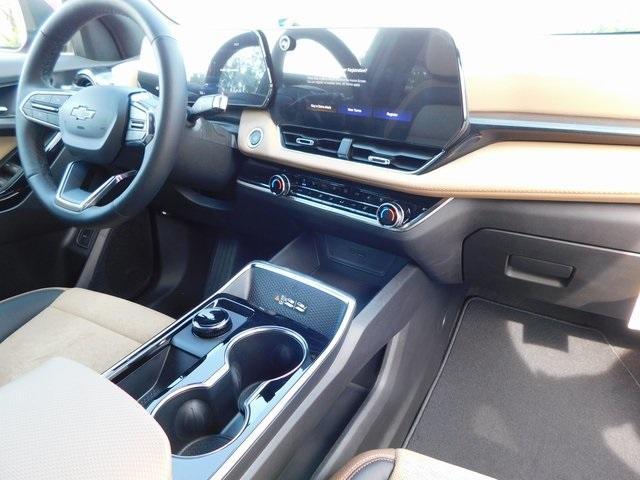 new 2025 Chevrolet Equinox car, priced at $35,960