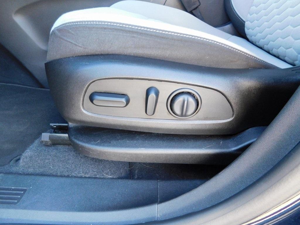 used 2021 Chevrolet Equinox car, priced at $19,550