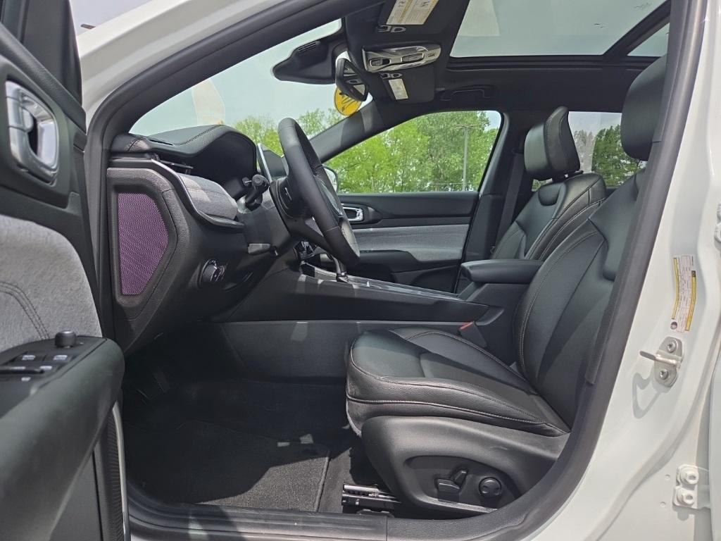 used 2024 Jeep Compass car, priced at $27,998