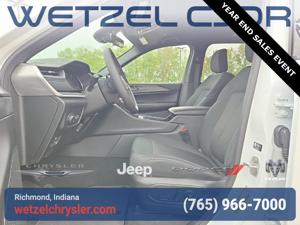 new 2025 Jeep Grand Cherokee car, priced at $34,465
