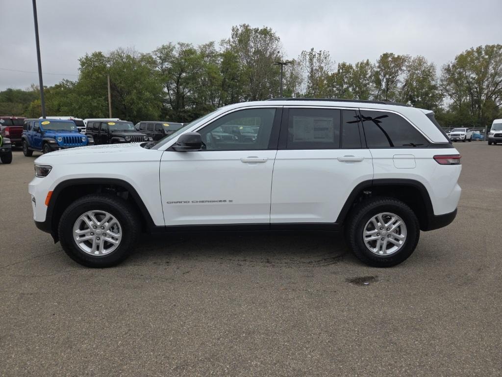 new 2025 Jeep Grand Cherokee car, priced at $35,995