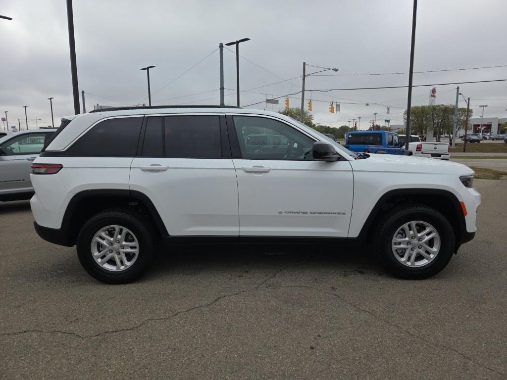 new 2025 Jeep Grand Cherokee car, priced at $35,995