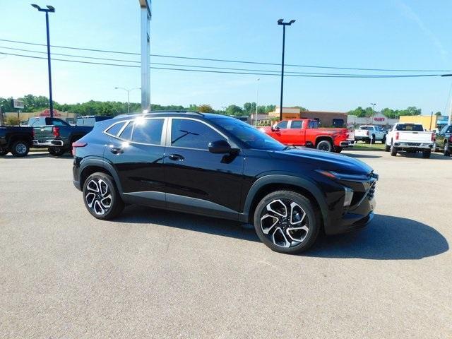 used 2025 Chevrolet Trax car, priced at $24,999