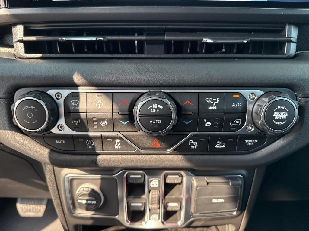 new 2025 Jeep Wrangler car, priced at $54,720